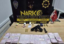 Manisa’da uyuşturucu operasyonu: Evden hap, metamfetamin ve 120 bin tl çıktı