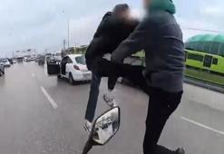 Trafikte uçan tekmeli kavga! Sürücülere para cezası