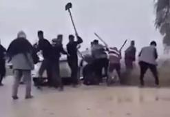 Şanlıurfa'da meydan savaşı gibi kavga! Taş, sopa ve kürekle saldırdılar