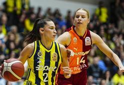 Basketbolda derbi maçta Fenerbahçe, Galatasaray'ı son çeyrekte geçti