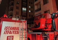 Zeytinburnu’nda site otoparkında çıkan yangında 5 araç zarar gördü