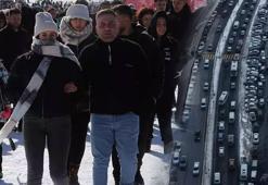 1 milyon 400 bin kişi geldi! Bölgede 5 kilometrelik araç kuyruğu var