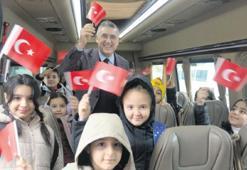 Servisçilerin bayrak coşkusu