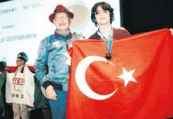Lise öğrencisi dünya birincisi