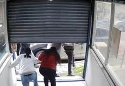 Avcılar’da iş yerinde taciz iddiası ortalığı karıştırdı! Esnaf şüpheliyi darbetti