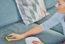 Kumaşa zarar veren 3 temizlik hatası! Döşemelere zarar verip lekenin içine işlemesine neden oluyor