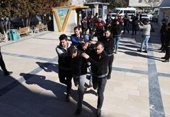 Kuyumcuda silahlı soygun! İzinli polisi ayağından vuran 6 şüpheli adliyeye sevk edildi