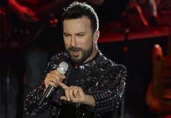 Sahneden ünlülere takıldı