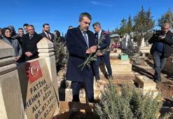 Bakan Tekin, Şanlıurfa’da! Deprem mezarlarına karanfil bıraktı