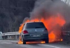 Ordu’da seyir halindeyken alev alan otomobil yandı