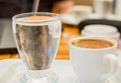 Su mu soda mı? Türk kahvesinin yanındaki doğru eşlikçi meğer buymuş