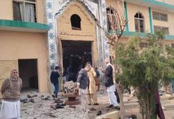 Pakistan'da Cuma namazı sırasında camide şiddetli patlama! Çok sayıda ölü ve yaralı var