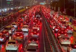 Megakent İstanbul'da trafik yoğunluğu yüzde 76'ya kadar çıktı