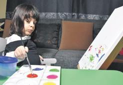 Esra resimleriyle umut topluyor