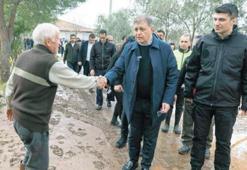 Başkan Tugay sahaya indi