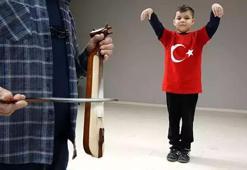 Cumhurbaşkanı Erdoğan ve eşinin horonunu ilgiyle izlediği Talha: Çok mutluyum