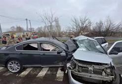 Bingöl'de feci kaza kamerada! 2 otomobil çarpıştı: 2 ölü