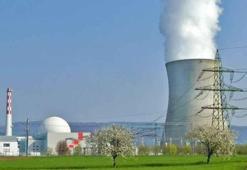 Dünyanın en büyük nükleer santrali yeniden aktif! Ülkeyi ikiye bölen karar