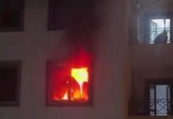 Annesiyle tartıştı, evi yaktı! Gece yarısı TOKİ evlerinde büyük panik