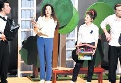 Akın çocuklara yol gösteriyor