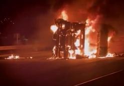Osmaniye’de devrilen TIR, alev alev yandı