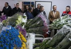 Çiçek mezatında Sevgililer Günü yoğunluğu