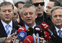 Özgür Özel: CHP, durması gerektiği noktada durmaya devam ediyor