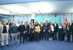 Bakan Ersoy Berlin'de Yunus Emre Türk Kültür Merkezi'ni ziyaret etti