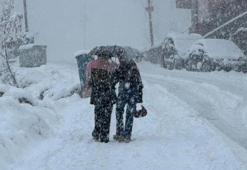Eğitime kar engeli! 1 kentte okullar tatil edildi