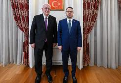 Bakan Gürlek, eski TBMM Başkanı Kahraman ile görüştü