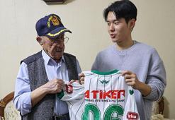 Konyasporlu Jinho Jo'dan Kore gazisi İhsan Damdam'a ziyaret!