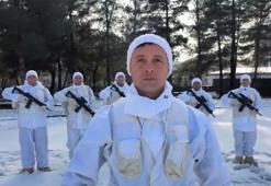 75 yaşındaki Sabahat teyzenin ördüğü 400 bere Siirt’teki komandolara ulaştı