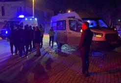 Bursa'da servis minibüsü ile otomobilin çarpıştığı kazada 9 kişi yaralandı