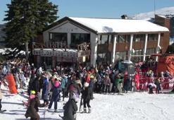 Uludağ’da güneşli hava yoğunluğu artırdı: Kar kalınlığı 81 santimetre