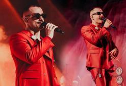 Gökhan Türkmen konserinde tarihi an: 17 kişi aynı anda diz çöküp evlilik teklifi etti