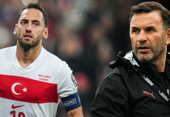 Galatasaray'da Okan Buruk'tan transfer itirafı! 'Hakan Çalhanoğlu'nu kollarımızı açarak bekliyoruz'