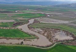 Aydın'da Büyük Menderes Nehri'ndeki taşkın riski nedeniyle 21 ev tedbiren tahliye edildi