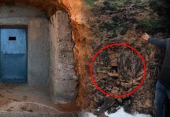 Antalya'da falezlerde gizli yaşam! Kapıdaki delikten görüntüledi: Bayağı bir yerleşke