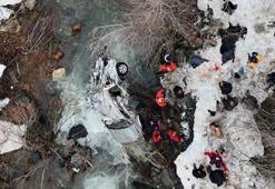 Bitlis'te otomobil dereye uçtu: 3 ölü, 5 yaralı