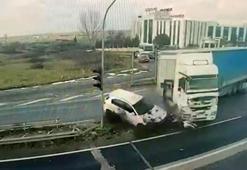 Çarptığı otomobili metrelerce sürükledi! Işık ihlali...