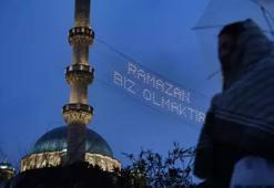 Ramazan ayının müjdecisi! Mahyalar tek tek yandı