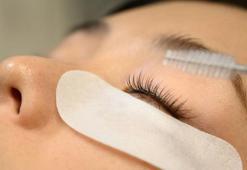 Kirpikleri uzatıp dolgunlaştırıyor! Ev yapımı doğal serum, 5 dakikada hazır