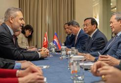 Bakan Fidan, Kamboçya Başbakanı Hun Manet ile bir araya geldi
