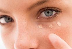 Göz altı morluklarına birebir! Göz çevresi kremi yapmak bu kadar basit