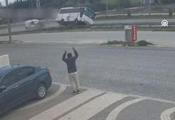 Antalya'da midibüs ile hafif ticari aracın çarpıştığı kazada 7 kişi yaralandı