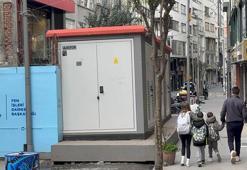 Şişli'de İBB'nin yola taşıdığı trafoya esnaftan tepki: Tüm esnaf şikayetçi