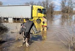 Edirne'de sel sularının ortasında 3 günlük esaret!