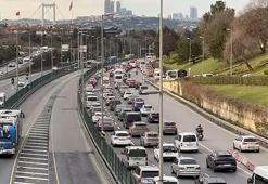 İstanbul'da iftar öncesi trafik resmen kilitlendi! Yoğunluk yüzde 85'lere geldi