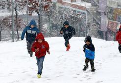 Valilikler peş peşe duyurdu! İşte okulların tatil edildiği iller