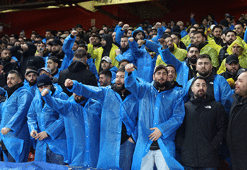 Fenerbahçe'den taraftara yağmurluk jesti!
